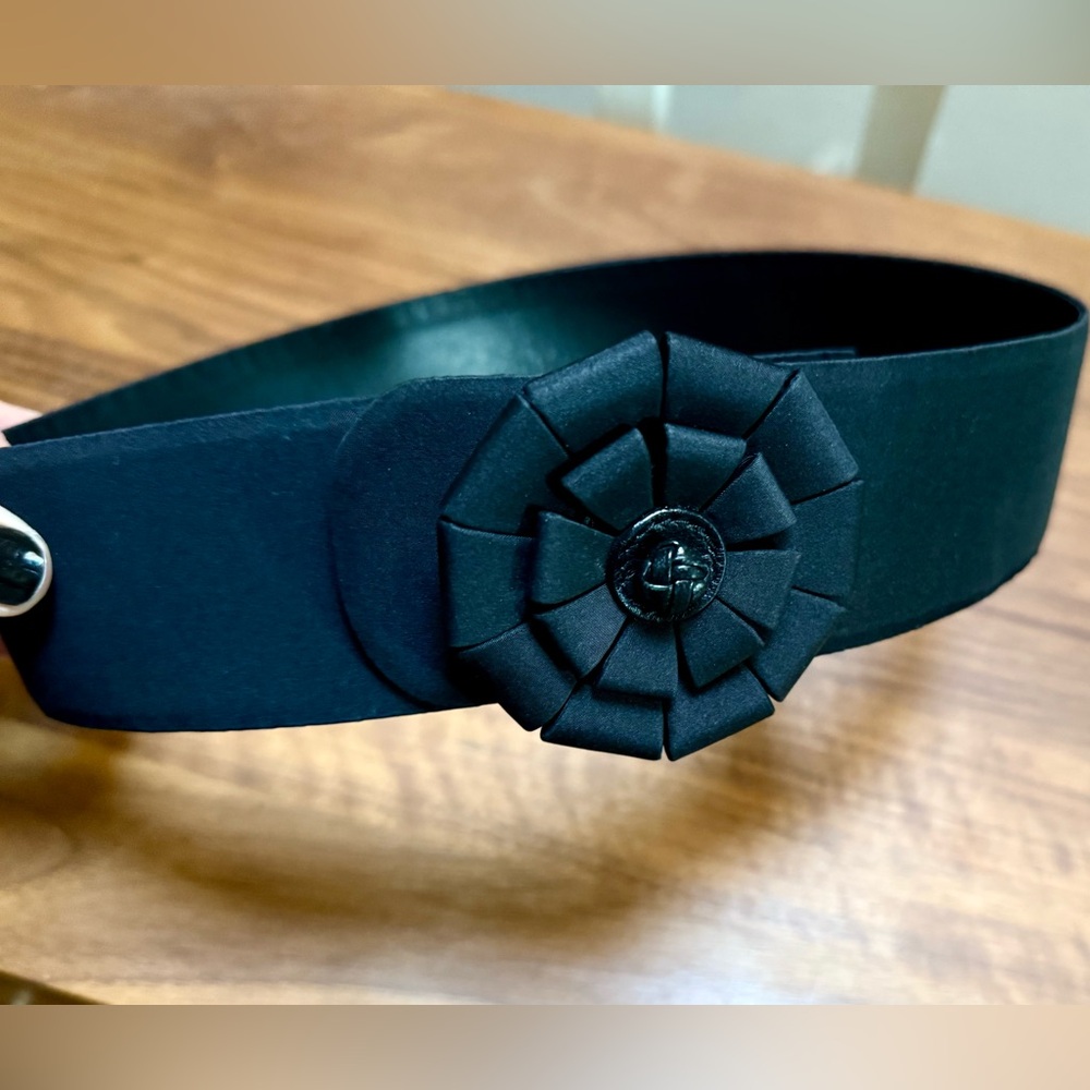 Giambattista Valli Haute Couture Leather & Silk Black Floral Waist Belt - Picture 4 of 11